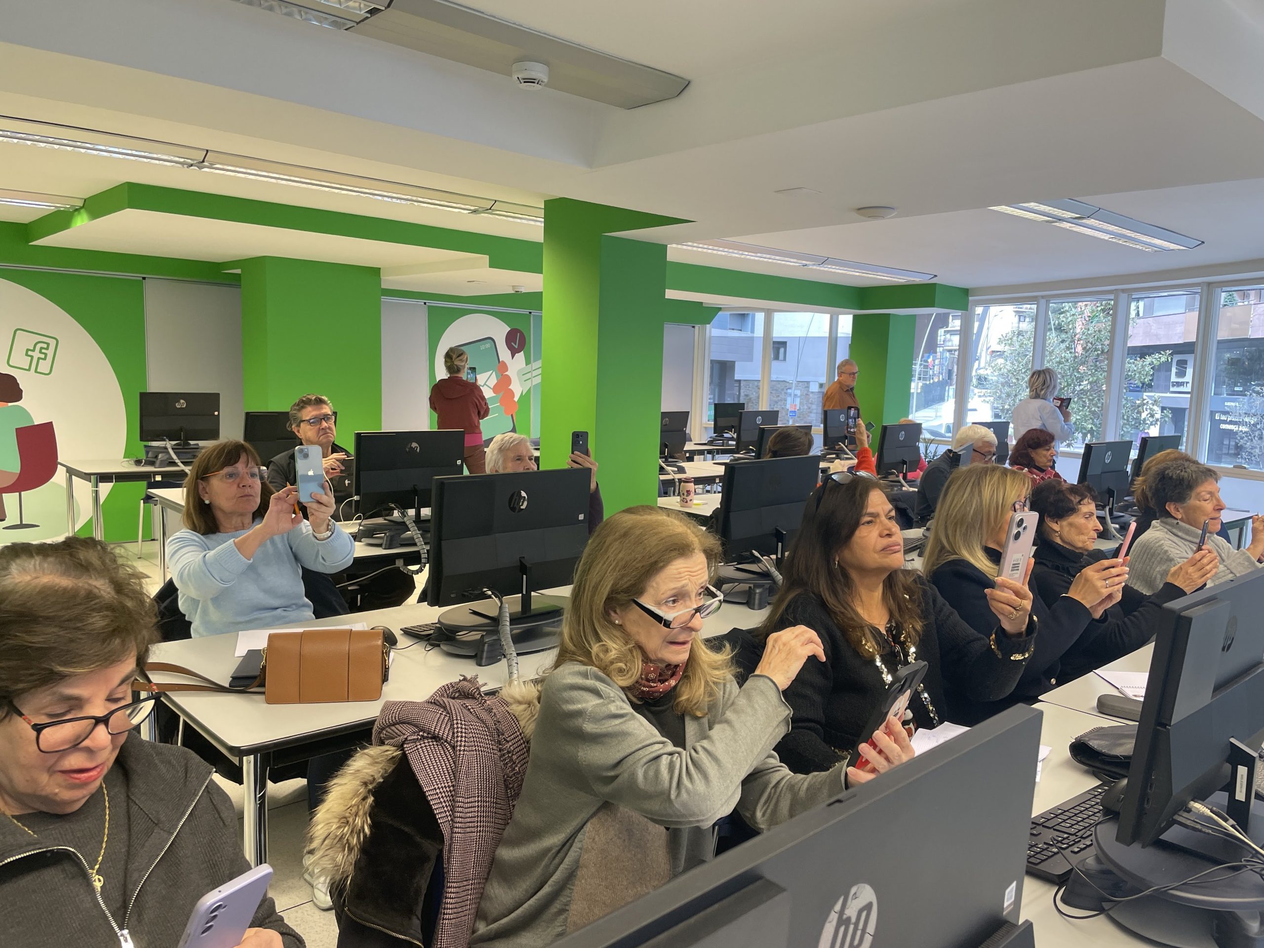 Telèfon mòbil 1 Telèfon mòbil