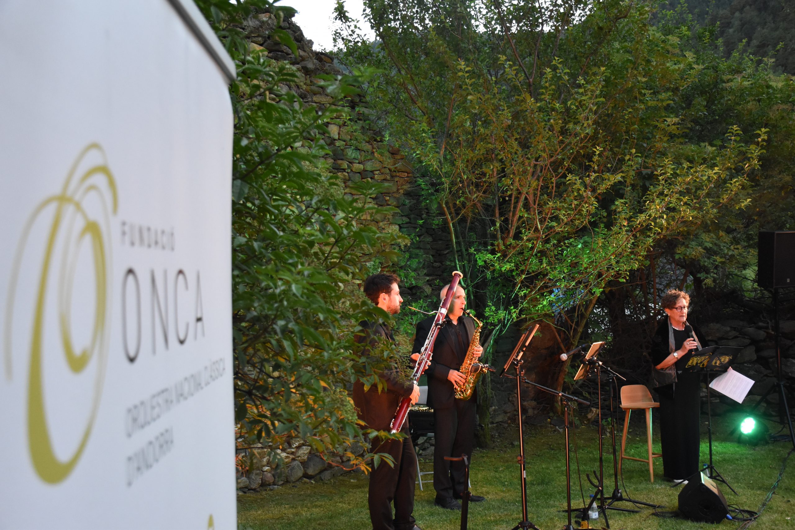 El jazz del duet ‘Ales al Vent’ omple el jardí del museu de Cal Pal
