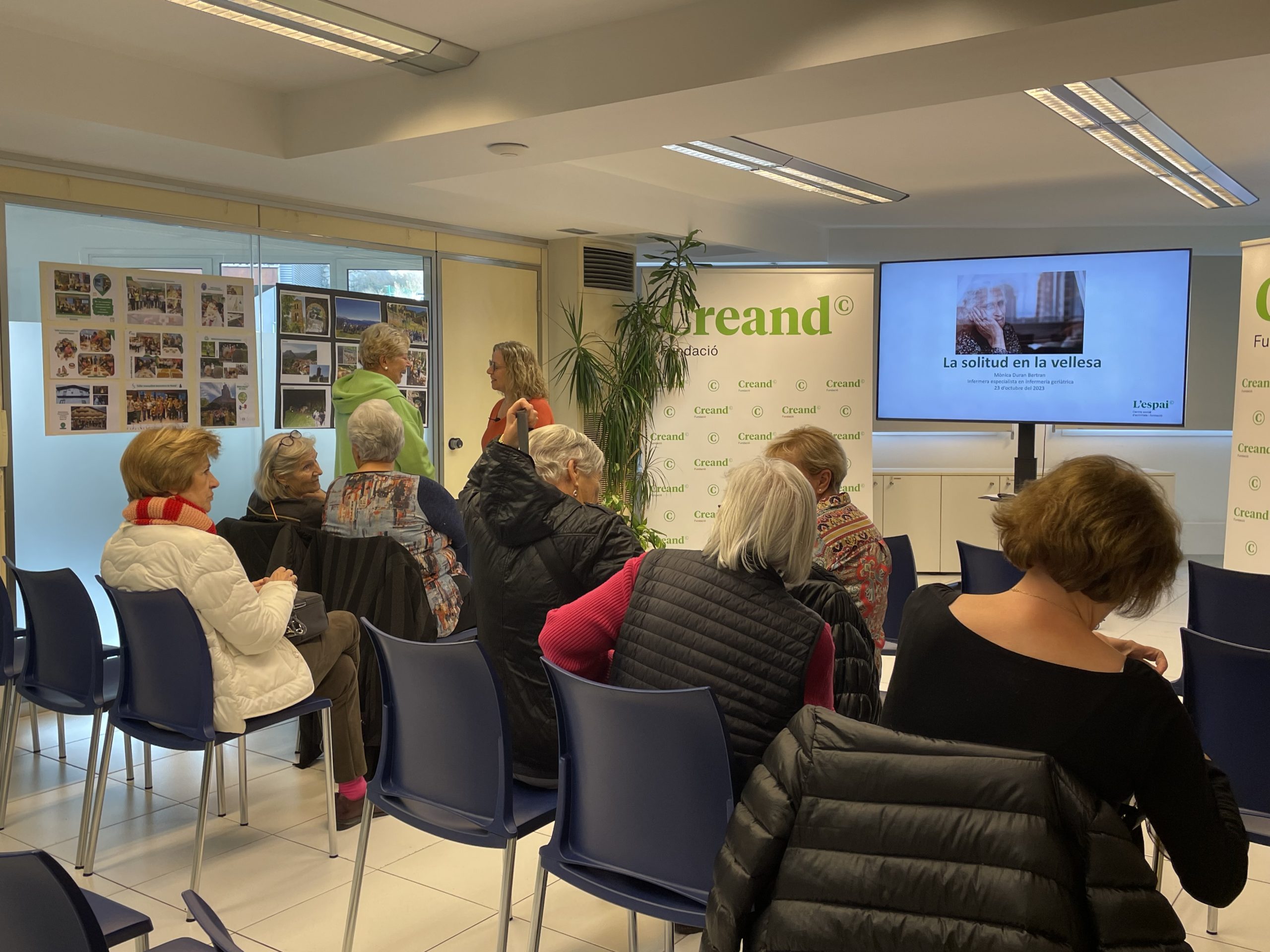 Els usuaris de L’espai aprenen a com afrontar la solitud en l’envelliment