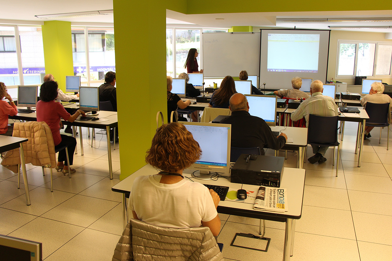 Cent quinze persones fan formació a l’Aula Virtual de L’espai de la Fundació Crèdit Andorrà